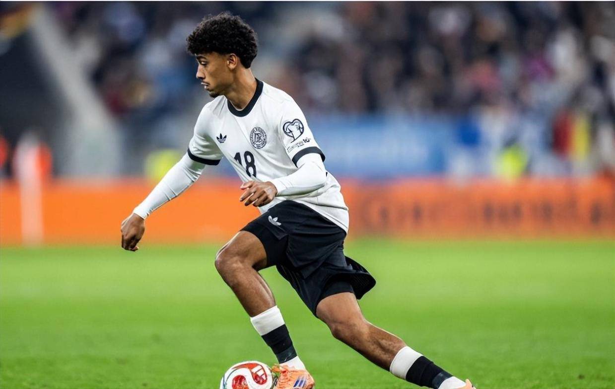 1球2助攻!22岁后防帝星闪耀德甲,转会费6000万欧,4大欧洲豪门争抢他