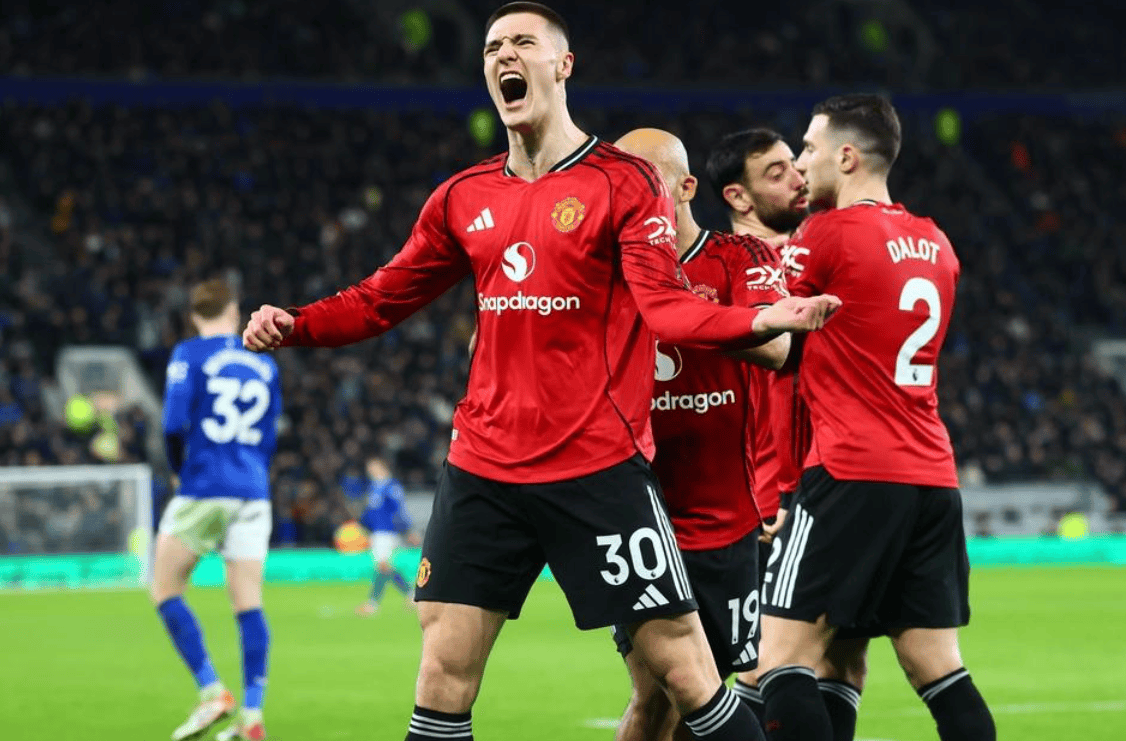 1-0!2-2!激情一夜,曼联绝杀,阿拉维斯绝平,吉达国民登顶